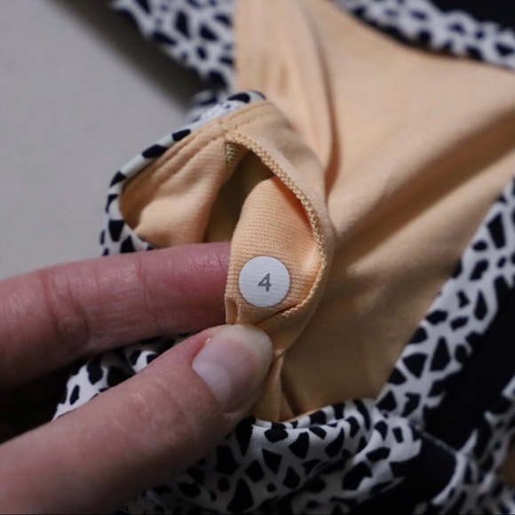 \Lululemon\• Rack Pack Bra - Picture 10 of 11